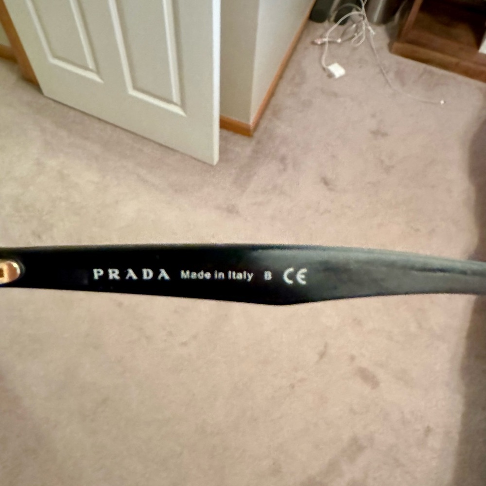 PRADA cat eye sunglasses. Tortoise and black. - Picture 4 of 8